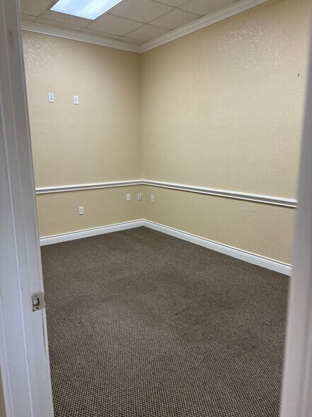 More Photos Of 107 E Avenue B, Killeen Loft Creative Space For Lease