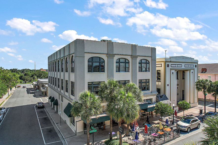 Primary Photo Of 410 W Main St, Leesburg Office For Lease