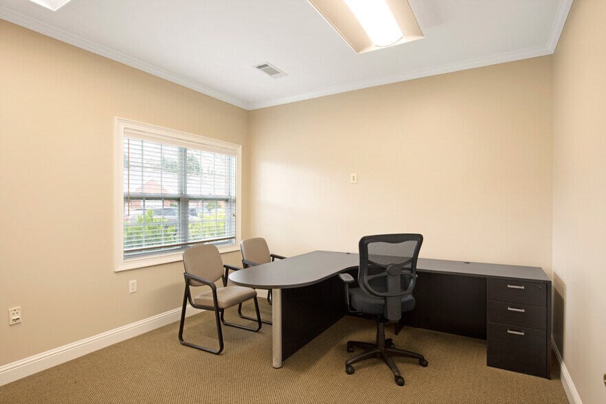 More Photos Of 416 Pirkle Ferry Rd, Cumming Office Residential For Lease
