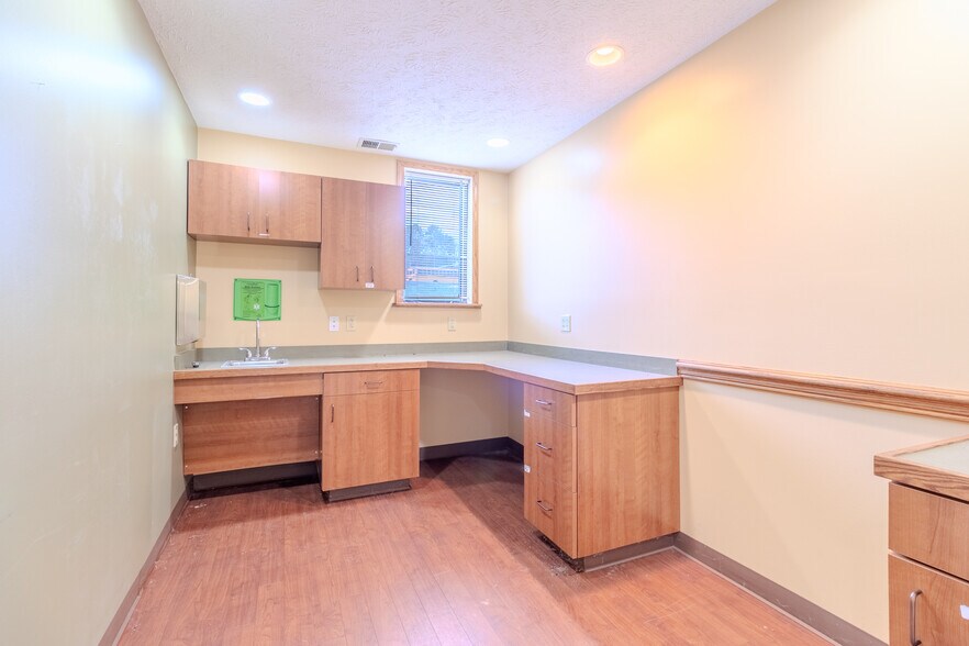 More Photos Of 1600 Wildlife Lodge Rd, Lower Burrell Medical For Lease