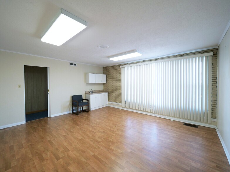 More Photos Of 6441-6453 S Pulaski Rd, Chicago General Retail For Sale