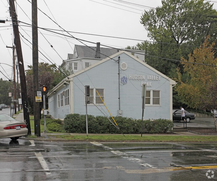 More Photos Of 403 E Sandford Blvd, Mount Vernon Bank For Lease