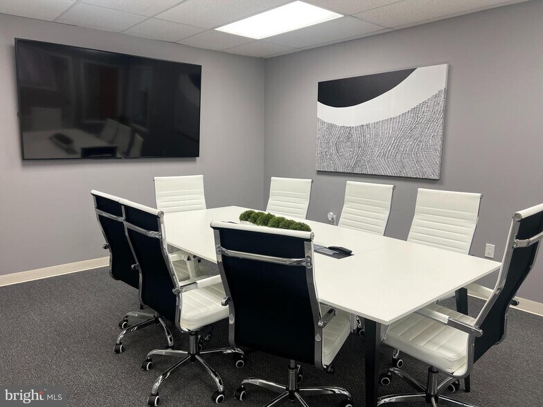 More Photos Of 401 Post Office Rd, Waldorf Office For Lease