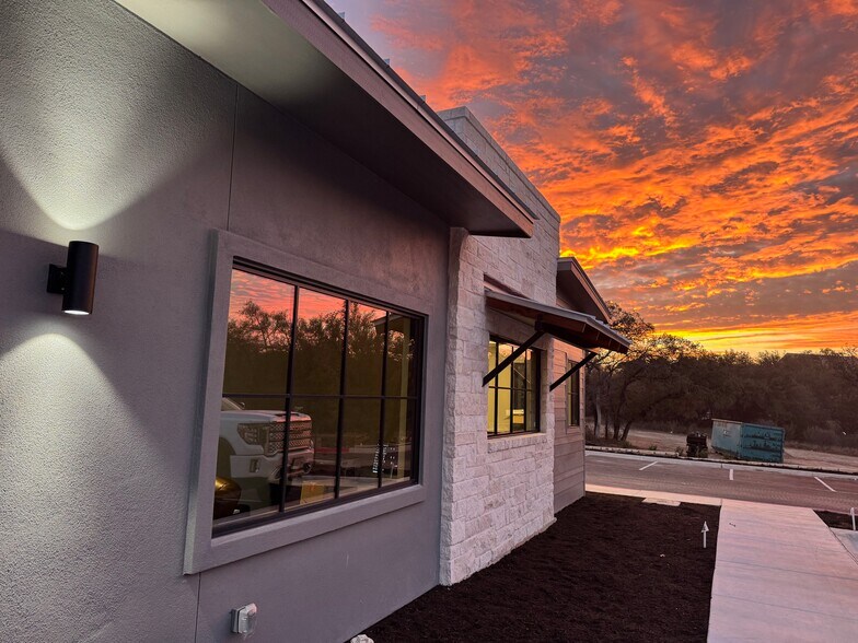 More Photos Of 411 12th St, Marble Falls Medical For Lease