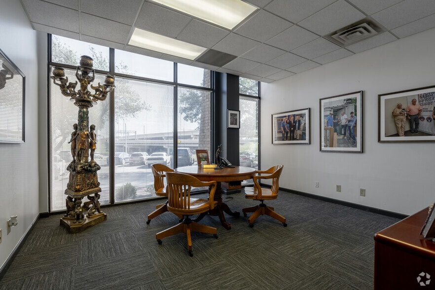 More Photos Of 3301-3305 Northland Dr, Austin Unknown For Lease