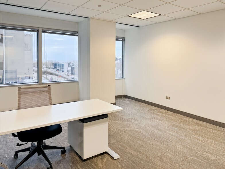 More Photos Of 150 N Michigan Ave, Chicago Coworking Space