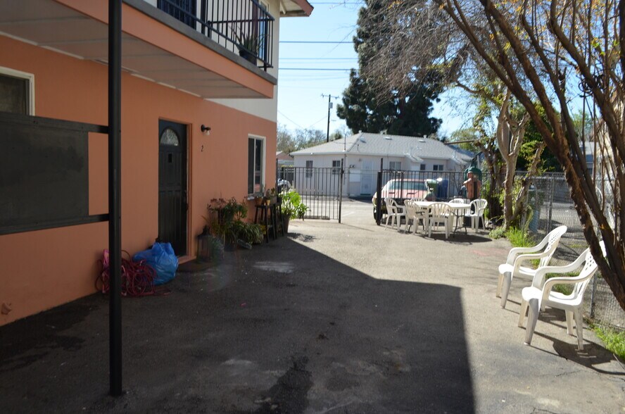 More Photos Of 5909 Whitnall Hwy, Valley Village Apartments For Sale