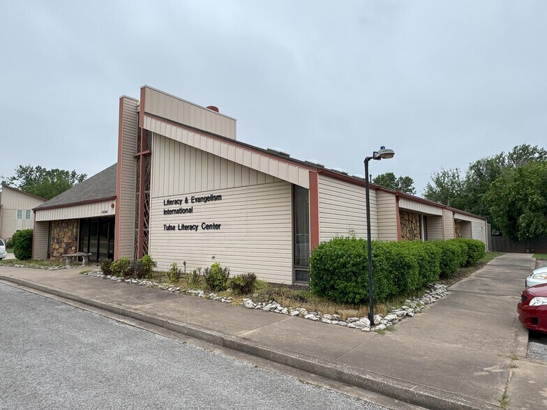 More Photos Of 1800 S Jackson Ave, Tulsa Office For Sale