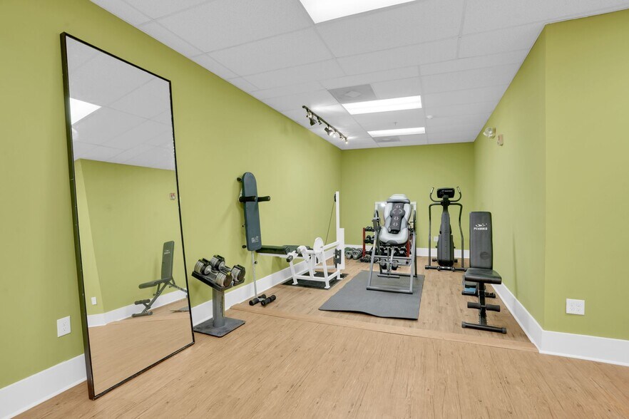 More Photos Of 1109 E Ozark Ave, Gastonia Warehouse For Lease