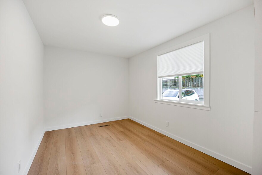 More Photos Of 1415 2nd St SE, Puyallup Assisted Living For Sale