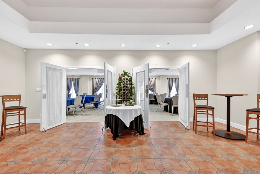 More Photos Of 1915 A1A S, Saint Augustine Restaurant For Sale