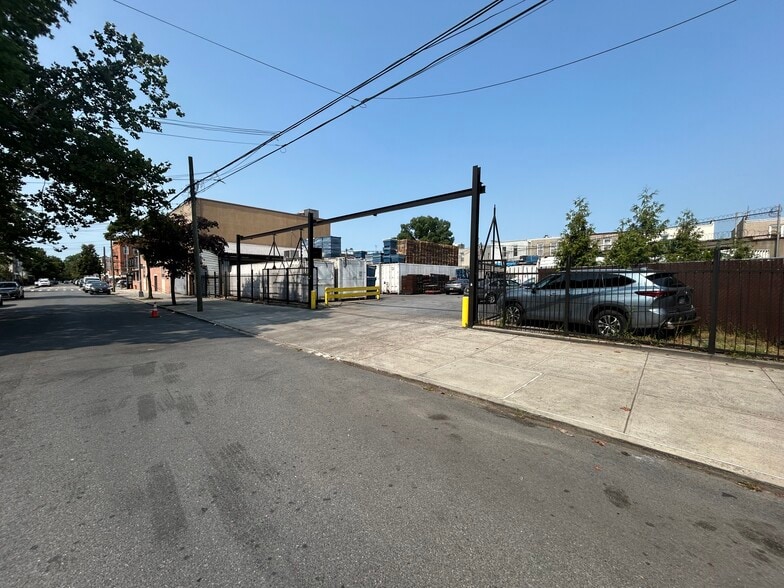 More Photos Of 2101 Menahan St, Ridgewood Land For Sale