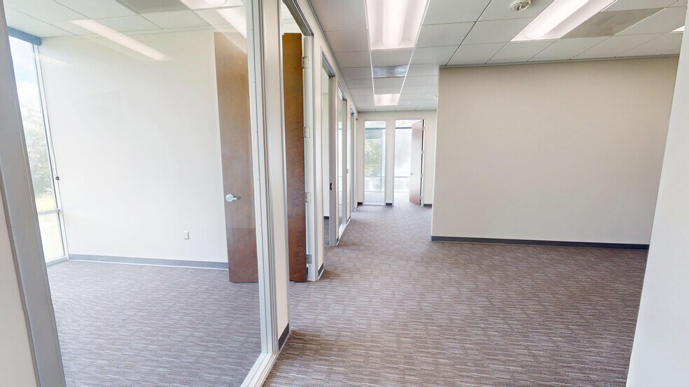 More Photos Of 5920 William Cannon Dr, Austin Medical For Lease