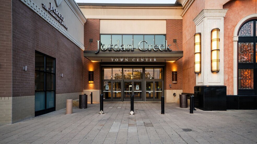 Primary Photo Of 101 Jordan Creek Pkwy, West Des Moines Unknown For Lease