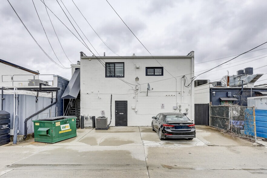 More Photos Of 23831-23833 John R Rd, Hazel Park Storefront Retail Residential For Lease