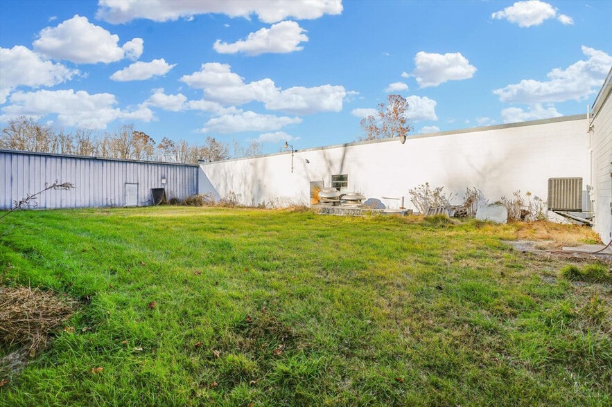 More Photos Of 113 Aileen Rd, Flint Hill Warehouse For Sale