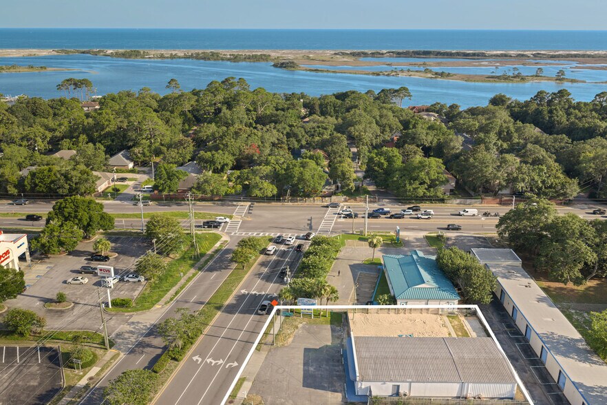 More Photos Of 90 Mary Esther Blvd, Mary Esther Freestanding For Lease