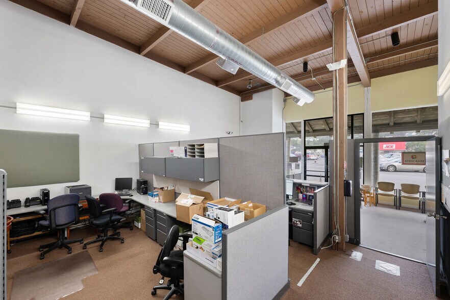 More Photos Of 482 Manor Plz, Pacifica Storefront For Sale