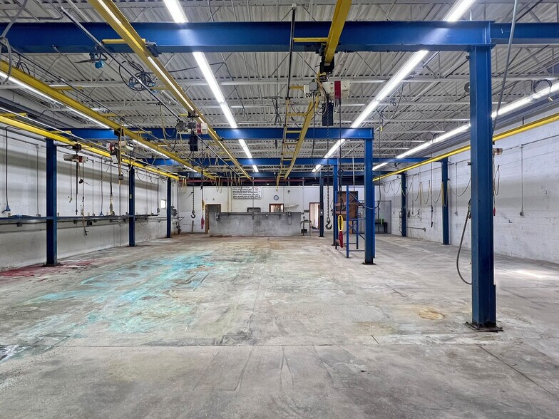 More Photos Of 4300 W Ridge Rd, Erie Manufacturing For Sale