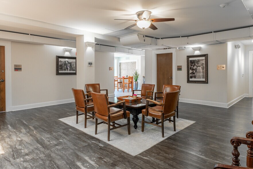 More Photos Of 105 E Center St, Mebane Office For Lease