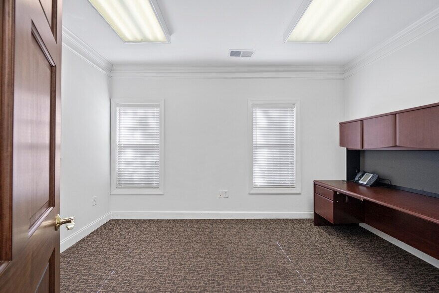 More Photos Of 8313 Six Forks Rd, Raleigh Office For Sale