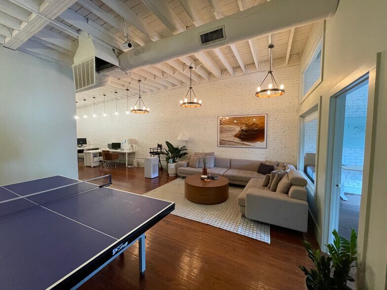 More Photos Of 463 King St, Charleston Storefront Retail Office For Lease