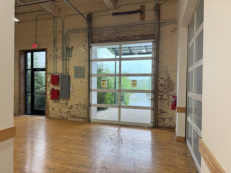 More Photos Of 500 S Main St, Mooresville Office For Lease