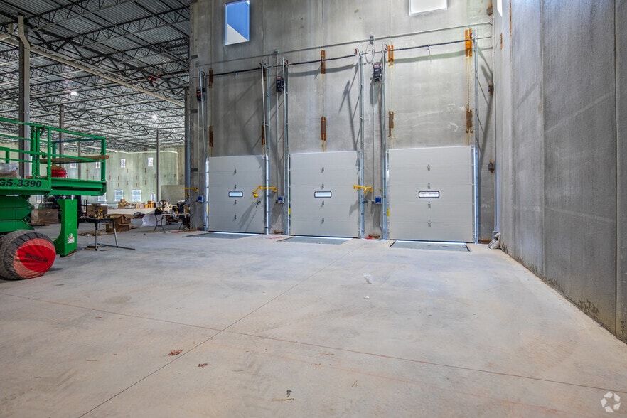 More Photos Of 53 Ramsey Rd, Shirley Warehouse For Lease