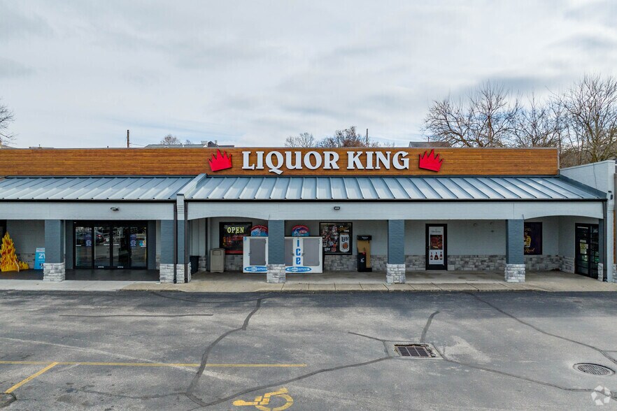 More Photos Of 118 6th Ave, Dayton Supermarket For Lease