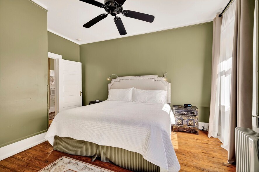 More Photos Of 107 E 35th St, Savannah Office For Sale