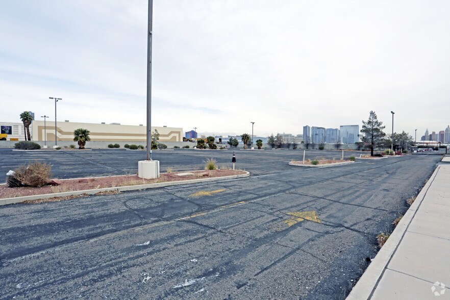 More Photos Of 4300 W Tropicana Ave, Las Vegas Office Residential For Lease