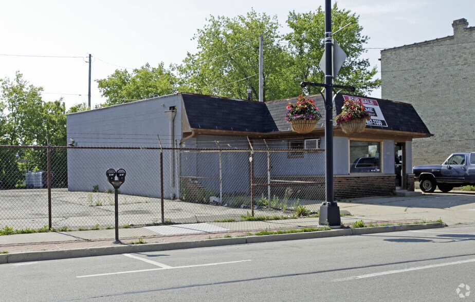 More Photos Of 1323 Washington Ave, Racine Auto Dealership For Sale