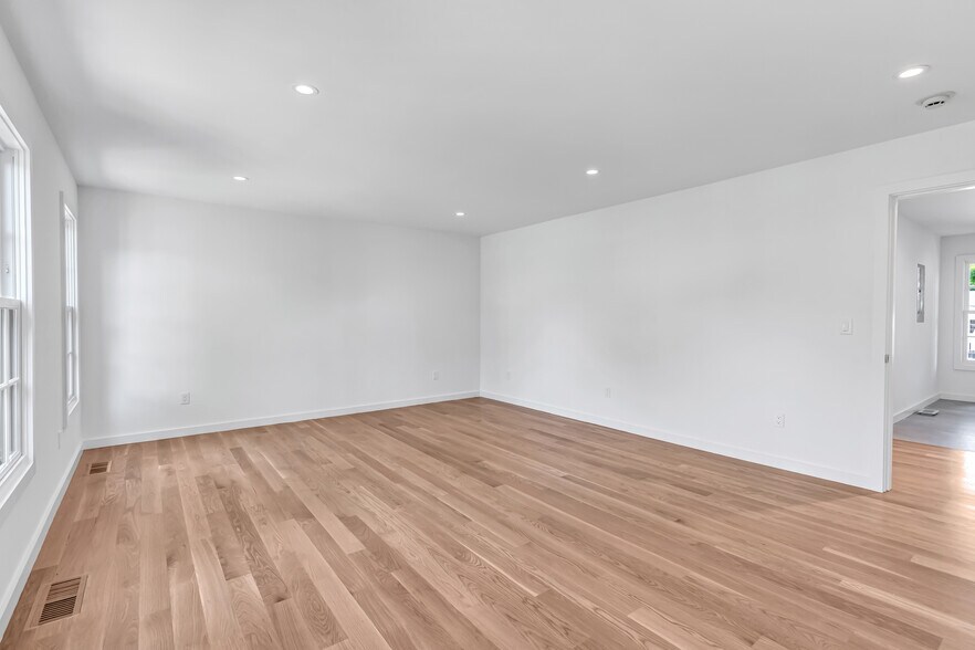 More Photos Of 965 Post Rd E, Westport Office Residential For Lease
