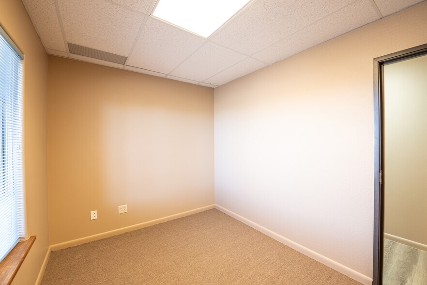 More Photos Of 1313 S Saint Francis Dr, Santa Fe Healthcare For Lease