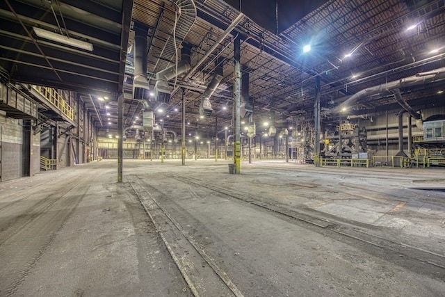 More Photos Of 134 Waupaca Dr, Etowah Manufacturing For Sale