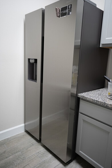 More Photos Of 830 Julie Rivers Dr, Sugar Land Office For Sale