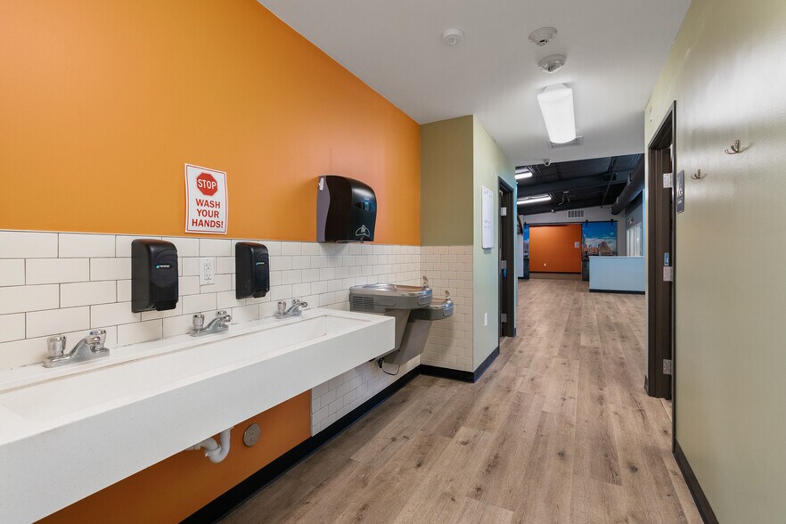 More Photos Of 6111 N FM 620, Austin Daycare Center For Lease