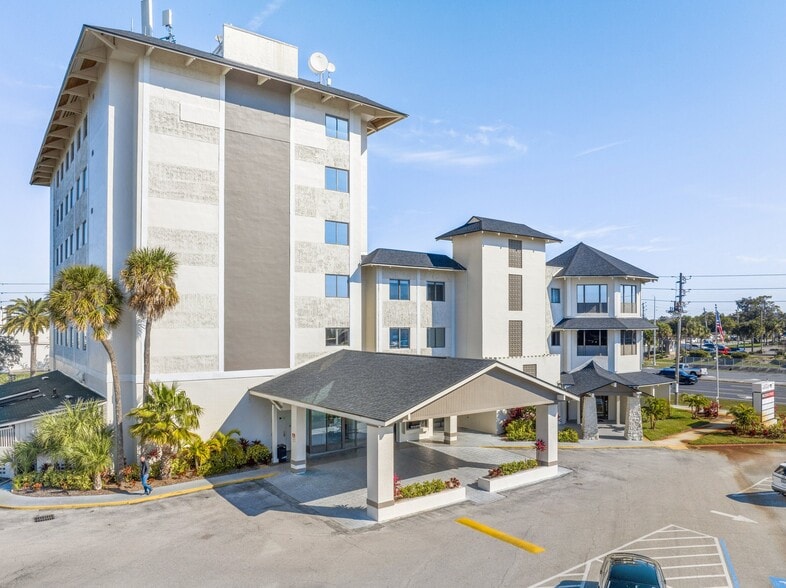 More Photos Of 2435-2437 US Highway 19, Holiday Office Residential For Lease