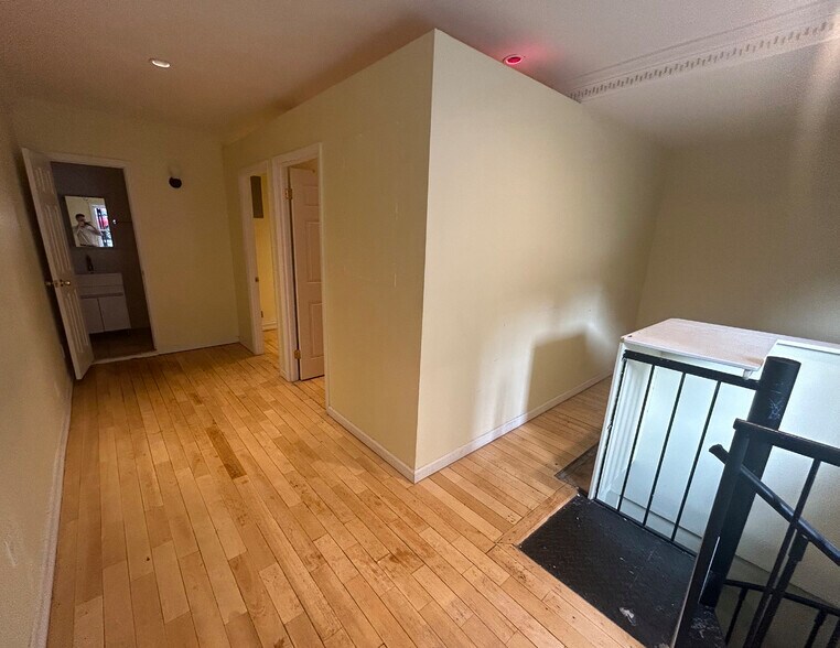 More Photos Of 173 W 85th St, New York Apartments For Lease