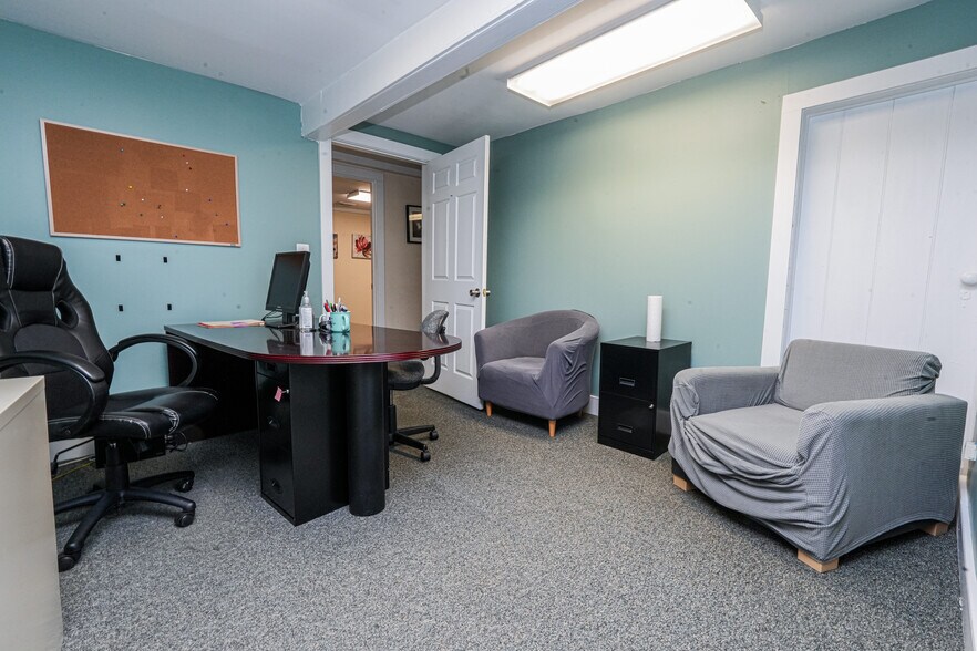 More Photos Of 12-19 River Rd, Fair Lawn Office For Sale