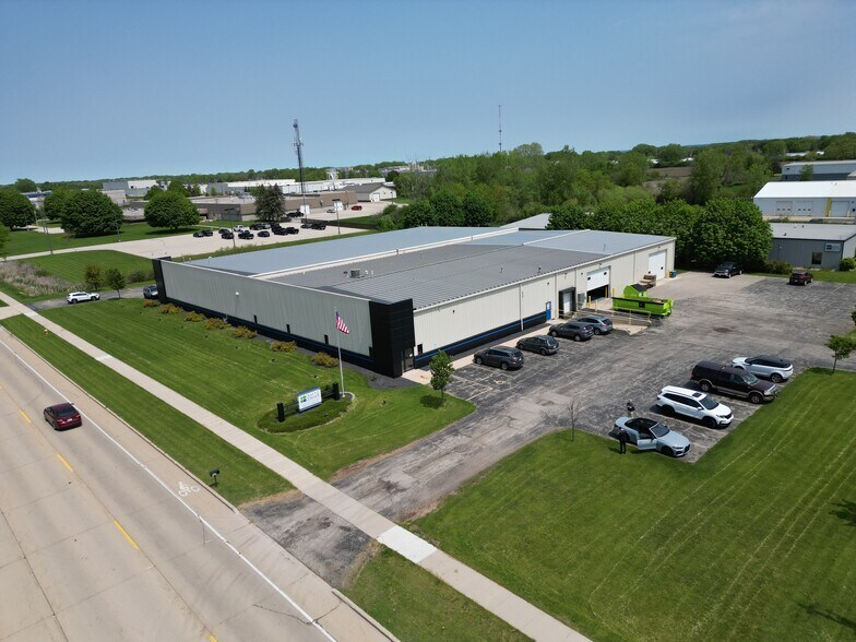 More Photos Of 3200 N Main St, Oshkosh Warehouse For Lease