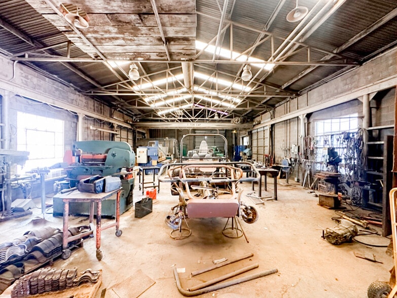 More Photos Of 604 Collins ave, Midland Warehouse For Sale