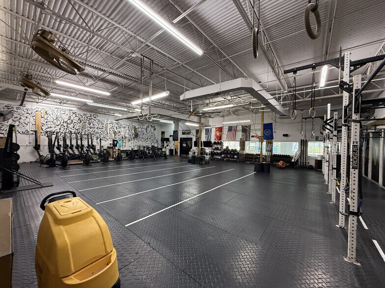 More Photos Of 11300-11354 Wiles Rd, Coral Springs General Retail For Lease