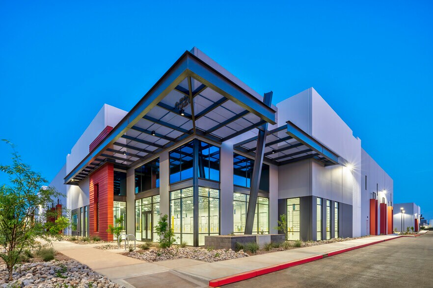 More Photos Of 9520 E Elliot Rd, Mesa Warehouse For Lease