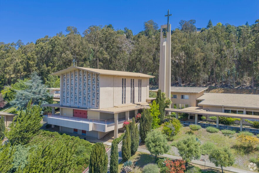 Primary Photo Of 3500 Mountain Blvd, Oakland Schools For Lease
