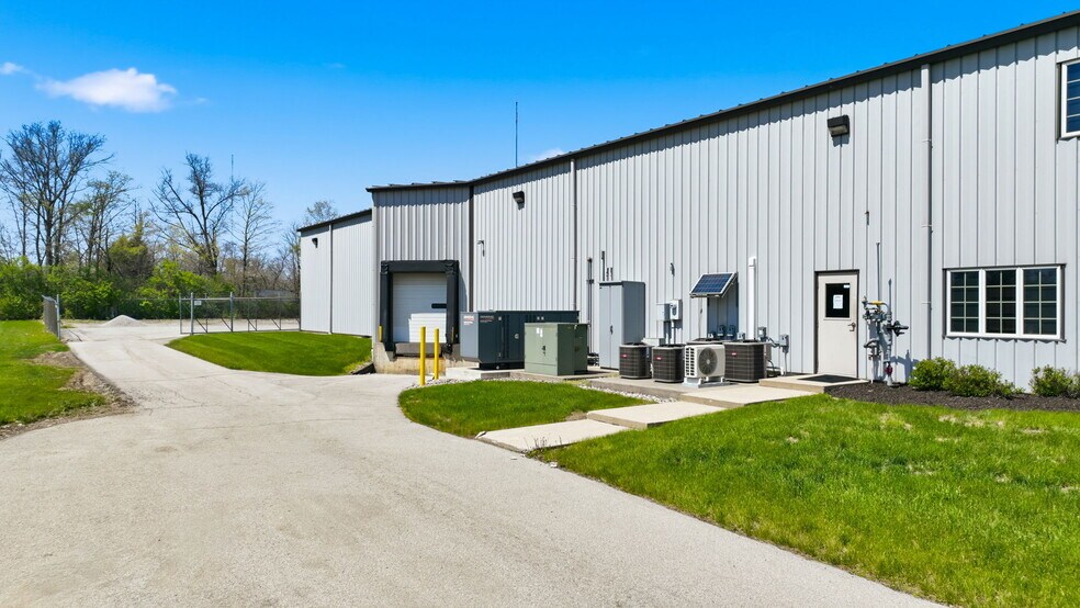 More Photos Of 3421 Centennial Dr, Fort Wayne Warehouse For Lease