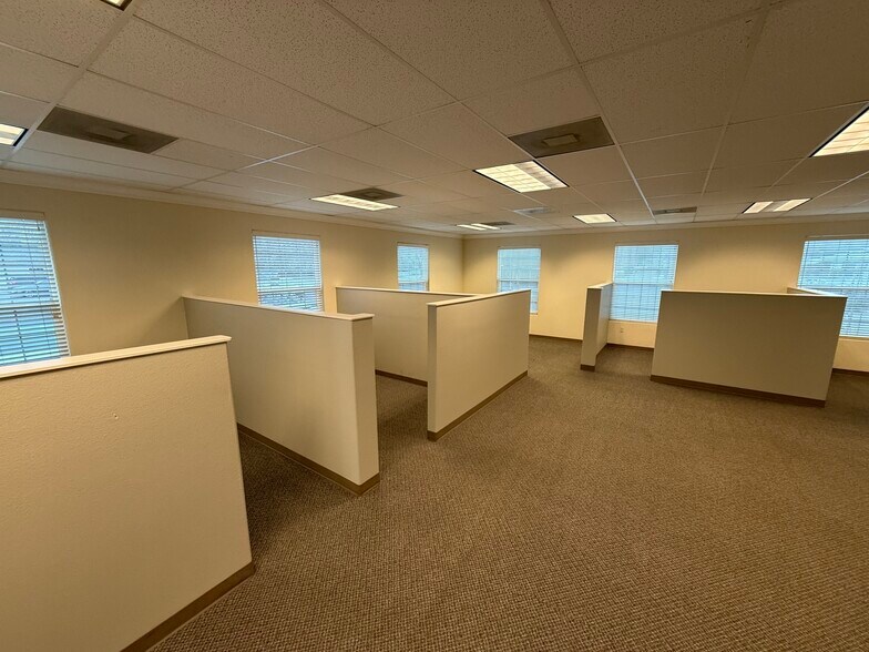 More Photos Of 1405 Victor Ave, Redding Office For Lease