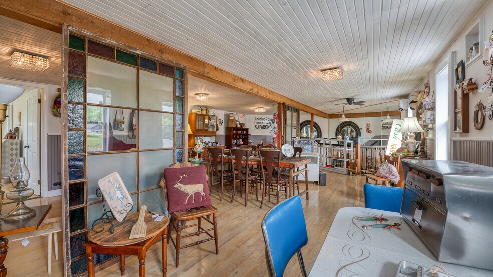 More Photos Of 15895 N State Highway 5, Sunrise Beach General Retail For Sale