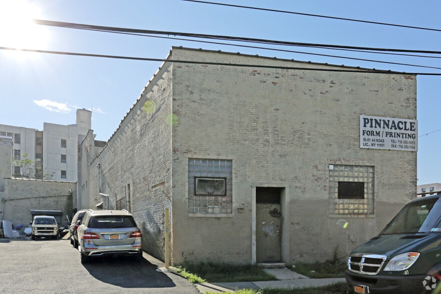 More Photos Of 10-01 44th Rd, Long Island City Warehouse For Lease