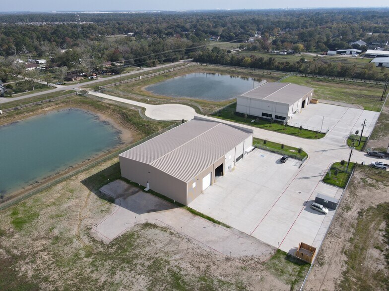 More Photos Of 7608 Gateway Blvd, Baytown Unknown For Lease